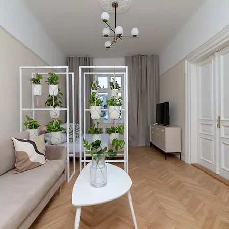 Apartament 2 - Bedroom - Rejtana 10